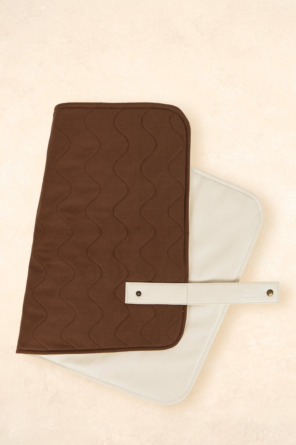 Luxe Travel Change Mat: Chocolate