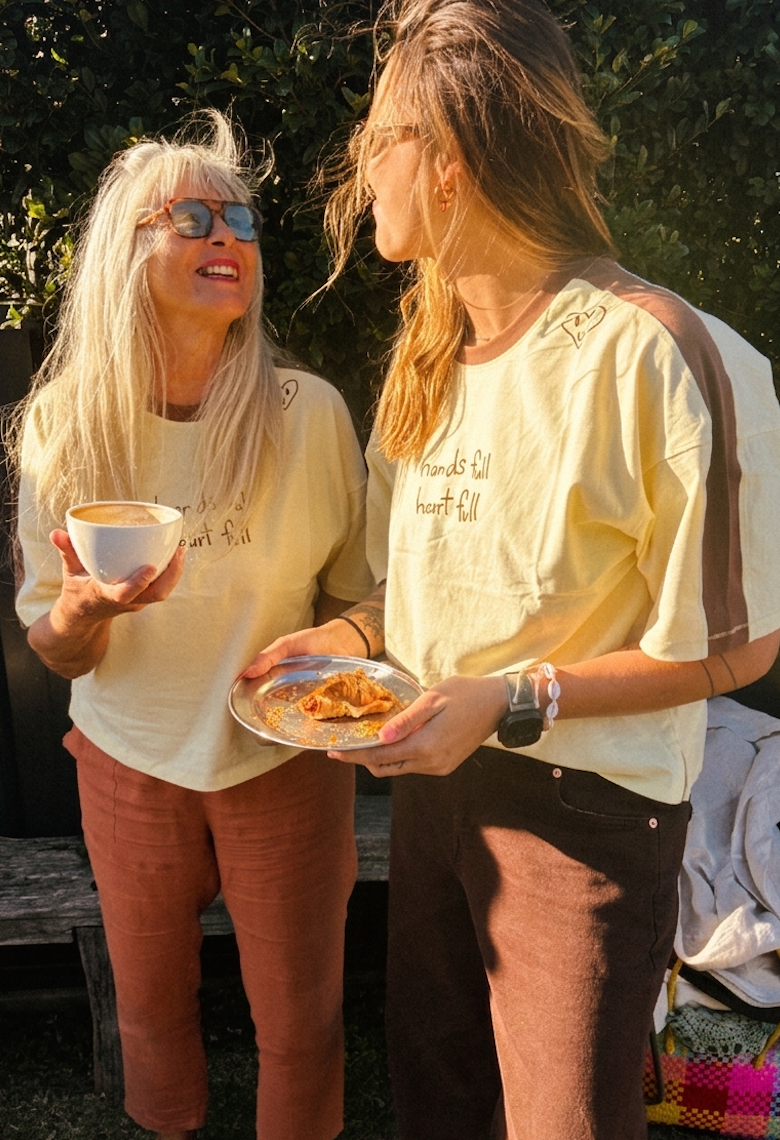 Heart Full Tee - Cream/Choc: M