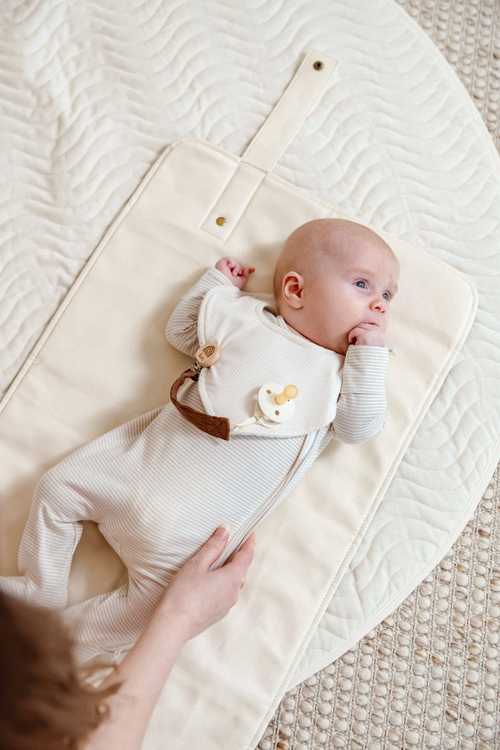 Luxe Travel Change Mat: Chocolate
