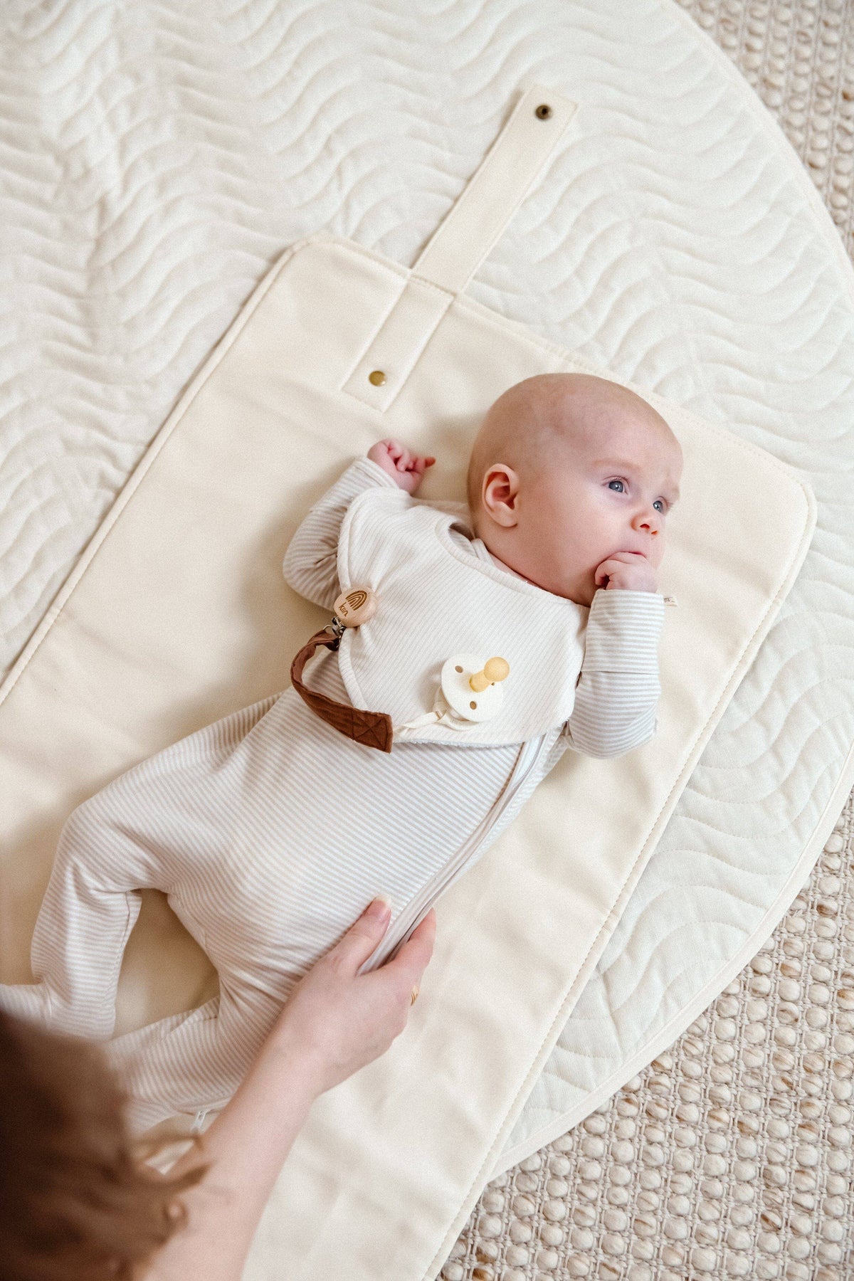 Luxe Travel Change Mat: Chocolate