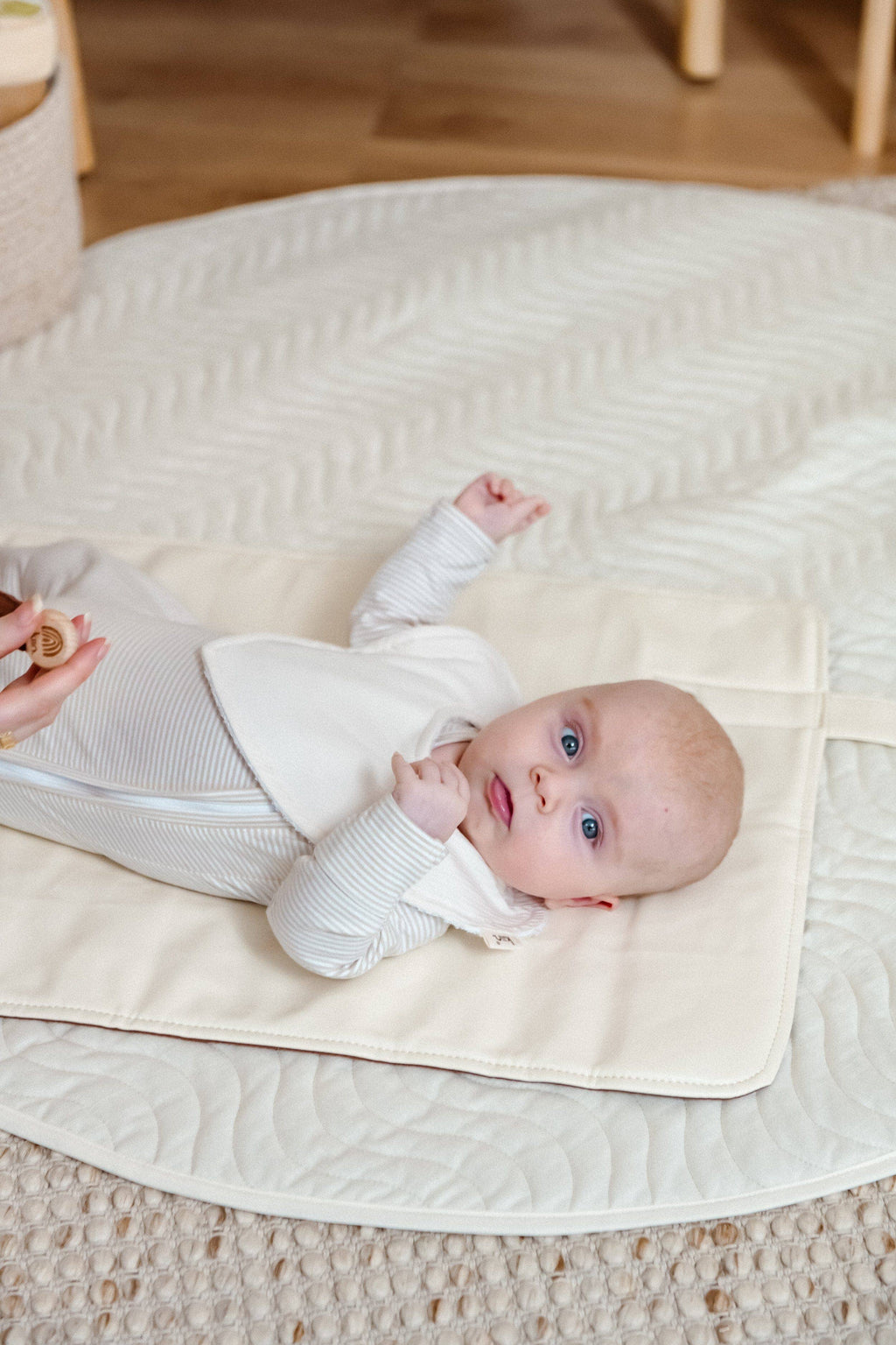 Luxe Travel Change Mat: Chocolate