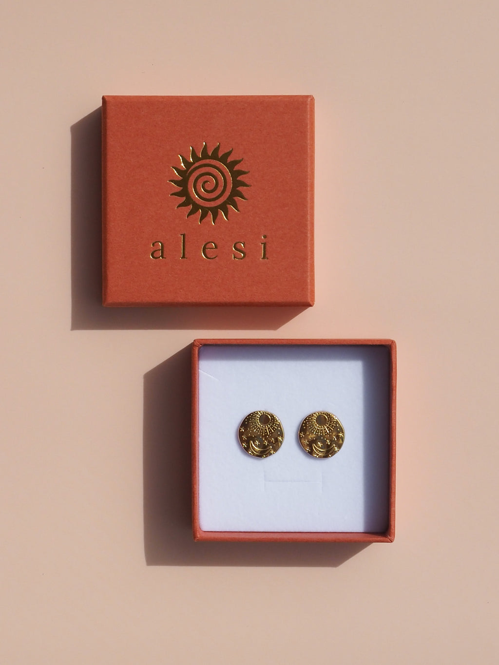 Hammered Sun Earrings - Gold