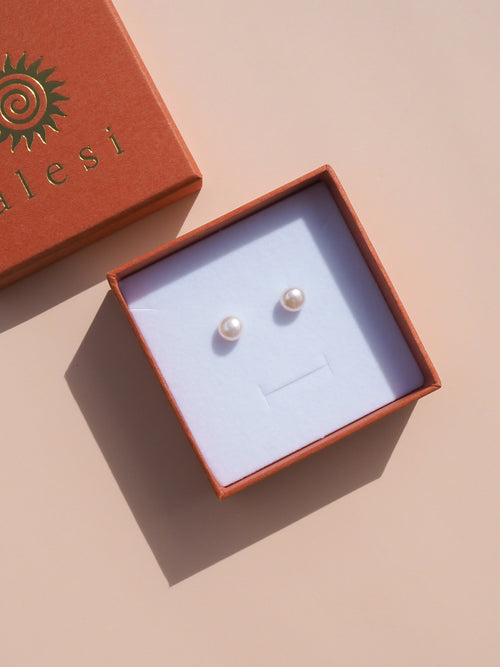 925 Sterling Silver Pearl Studs