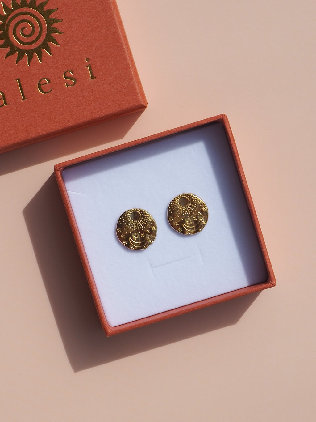 Hammered Sun Earrings - Gold