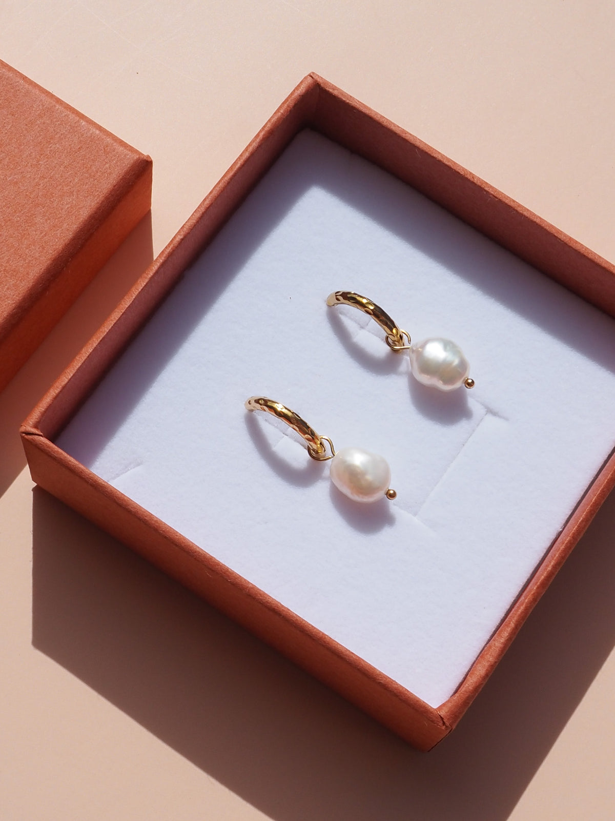Freshwater Pearl Hammered Hoops