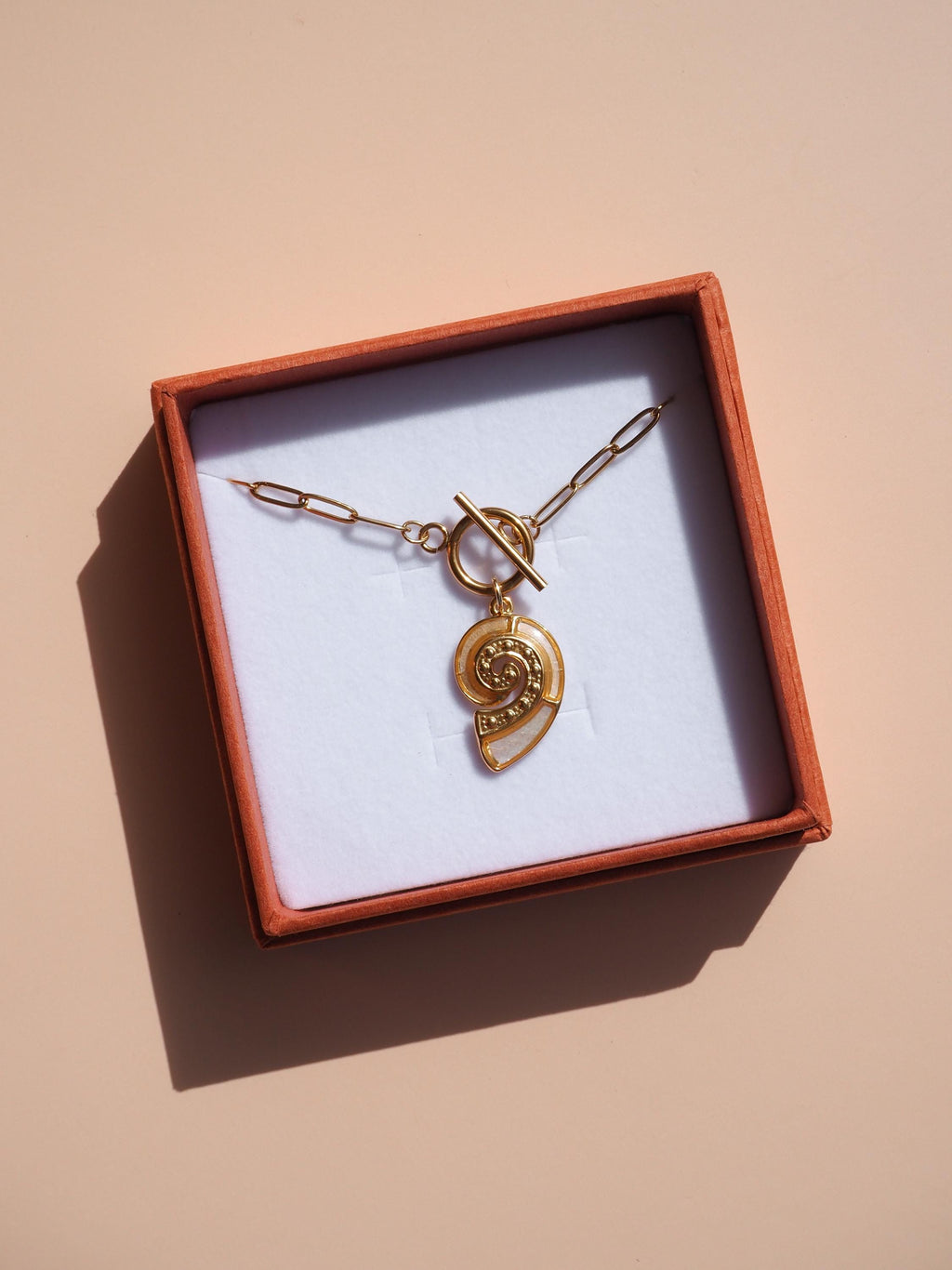 Mother of Pearl Seashell Necklace