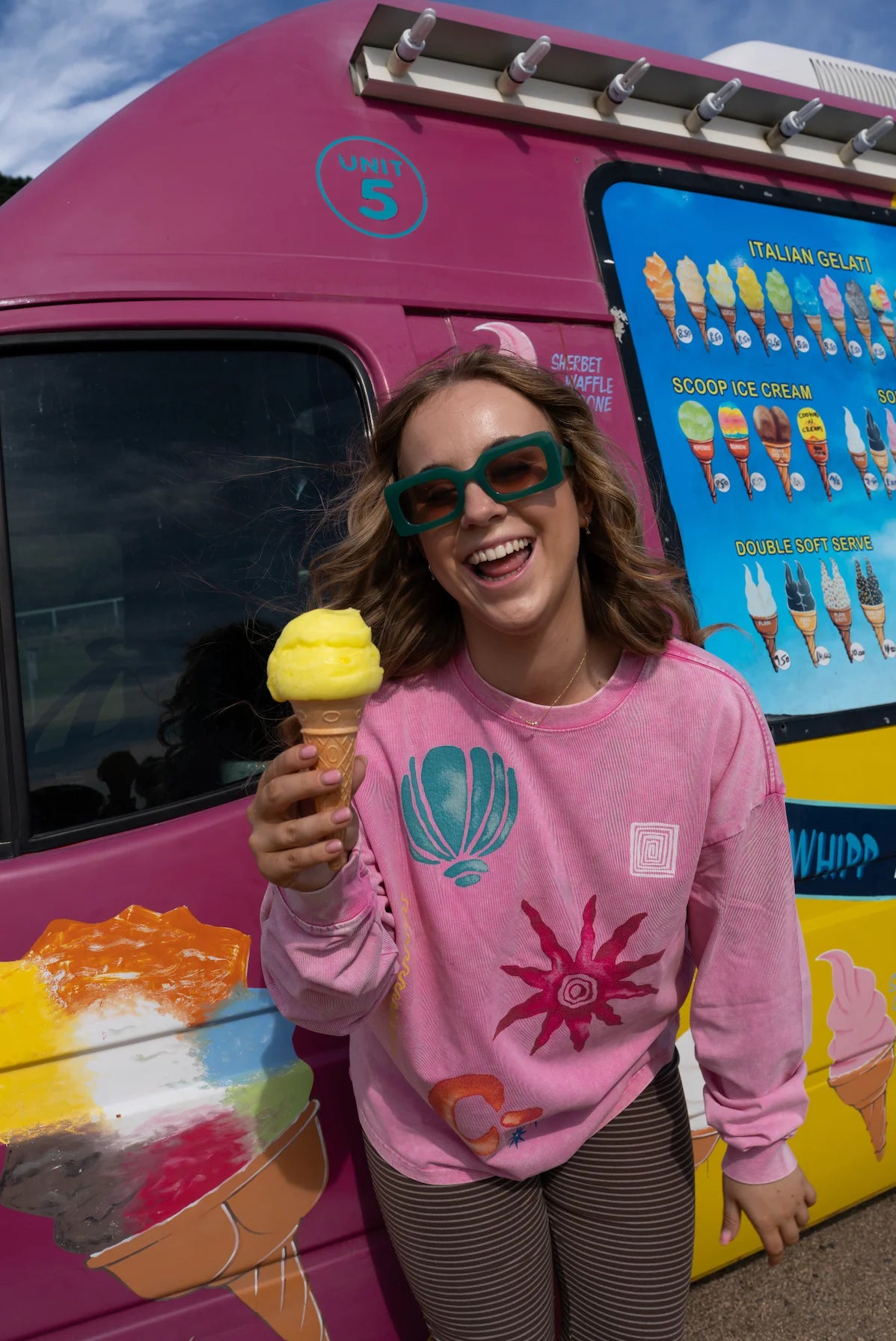 Zamimi Swell Long Sleeve in pink, close-up of the front design